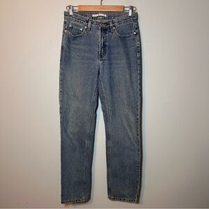 Vintage Tommy Hilfiger Jeans Women’s size 4 (28x31) Med Wash Straight Leg 90’s